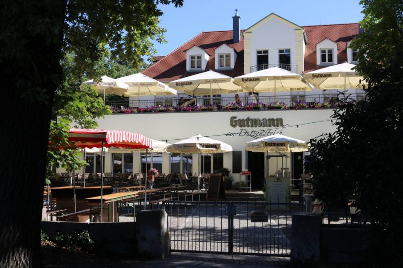 Das Gutmann mit Biergarten, Restaurant und Kleinkunstbühne.