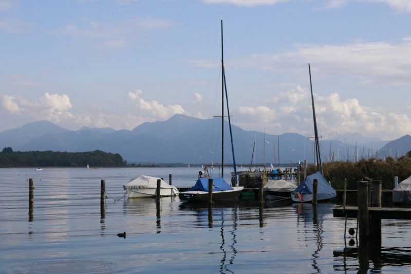 Blick vom Panorama Camping Harris, der direkt am Chiemsee liegt.
