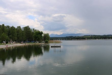 Die Badebucht in Tettenhausen - genau in der Mitte zwischen dem Tachinger und dem Waginger See.