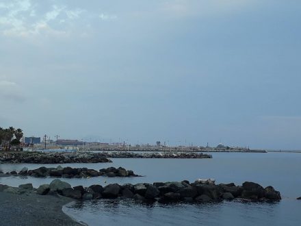 Ein abendlicher Blick auf Genua zum Start der 10-Tages-Tour.
