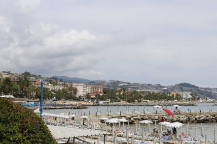 Blick auf Sanremo vom Beachboulevard.