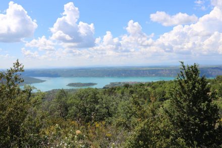 Die Verdonschlucht mündet in den Lac du Sainte Croix.