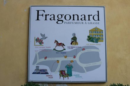 Eine der größten Parfumfabriken, in der man auch sein eigenes Parfum kreieren kann.