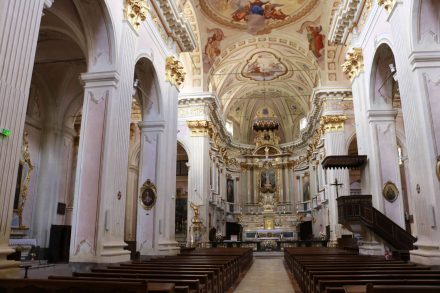 Auch innen ist die Kirche von Sospel wirklich einen Besuch wert.