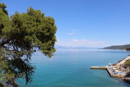 Wunderschöne Badebucht zwischen Jelsa und Vrboska.