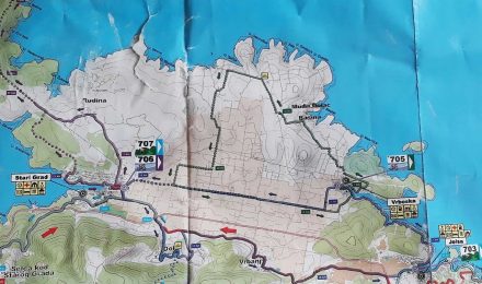 Die Tourvarianten von Jelsa nach Stari Grad.