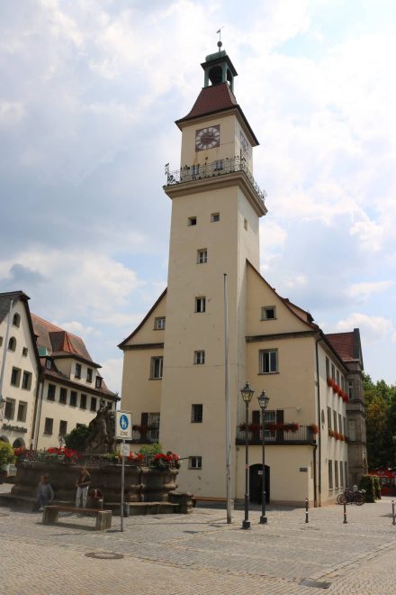 Das alte Rathaus von Hersbruck in der Fußgängerzone.