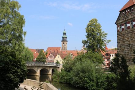 Blick über die Pegnitz auf die Altstadt von Lauf.