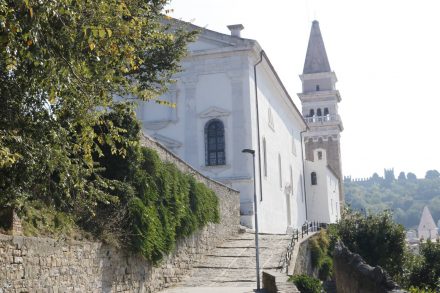 Hoch über Piran thront die Domkirche.