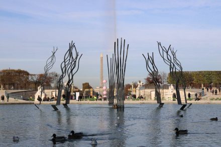 Durch den Jardin du Carrousel mit Blick auf den Obelisk.