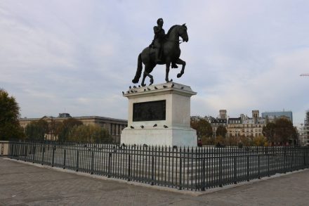 Kaiser Denkmal auf der Pont Neuf.