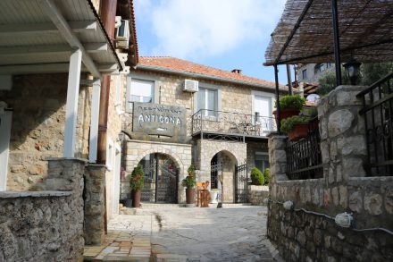 Die Altstadt von Ulcinj mit hübschen Restaurants ist liebevoll restauriert.