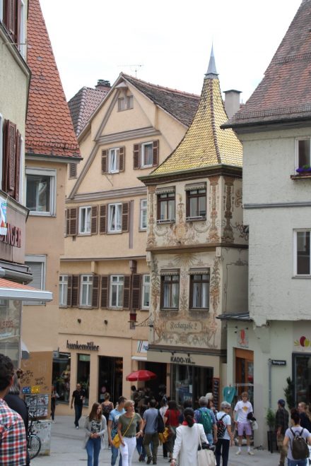 Das goldene Dachl in der Neckargasse in Tübingen.