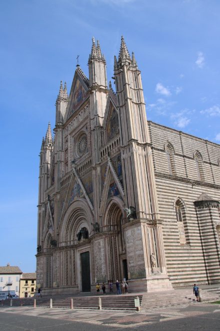 Das Herzstück von Orvieto Il Duomo mit seiner gotischen Fassade