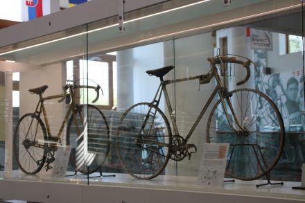 Die ganze Rennradgeschichte des Giro d'Italia findet sich hier im Museum